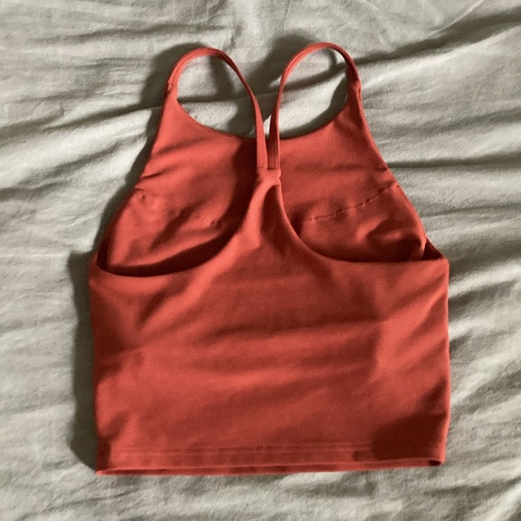Old Navy Active Crop Top - Picture 2 of 4